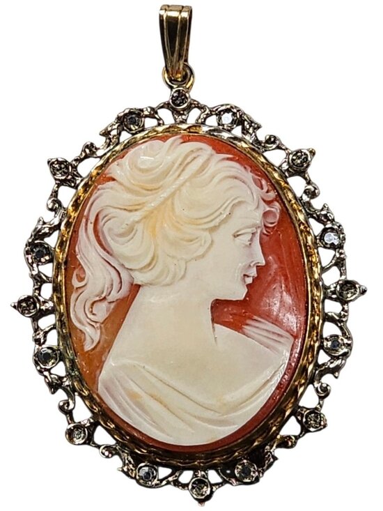 Art Jewelry - 1960s Signed ART Arthur Pepper Cameo Pendant Gold/sliver Acents Lady Portrait